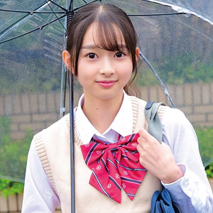 つぼみが着用する制服姿で騎乗位・中出しを披露する4Kハイビジョン作品